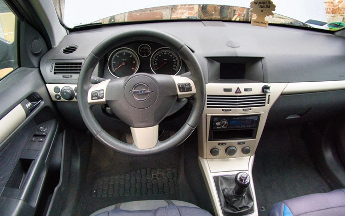 Opel Astra cena 6800 przebieg: 238000, rok produkcji 2007 z Oława małe 106